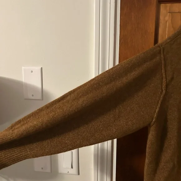 Women’s Vince Camuto Sweater - Picture 3 of 5